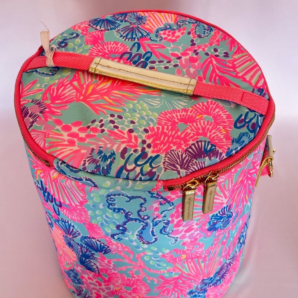 #2884 LILLY PULITZER Insulated Soft  Beach Cooler - Picture 4 of 10